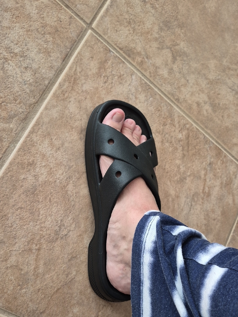 Crocs..size 10 - Picture 11 of 12